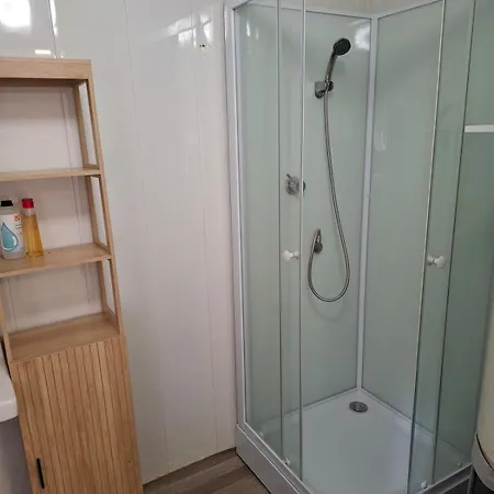 Apartman Ideal 50 M2 Terrace, Free Parking *