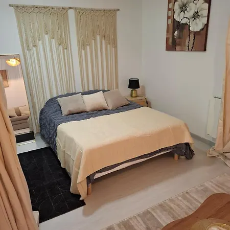 Ideal 50 M2 Terrace, Free Parking