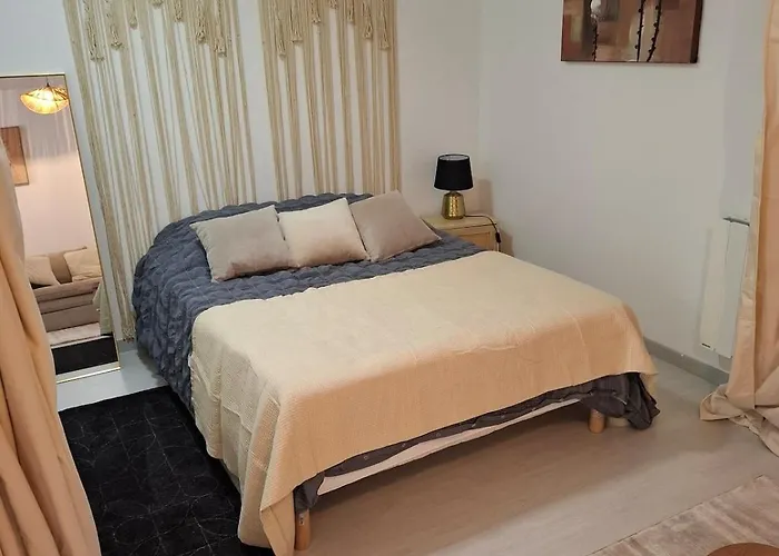 Ideal 50 M2 Terrace, Free Parking